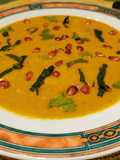 Ingwer-Karottensuppe mit Granatapfel