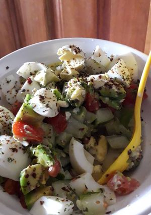 A picture of Avacado salad.