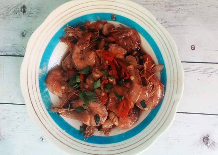 Langkah Mudah untuk Menyiapkan Udang Balado Pedas by Helyza yang Bikin Ngiler