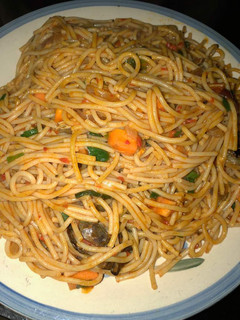 A picture of Jollof spaghetti.