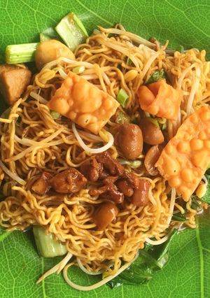 Foto resep Mie Goreng Pangsit Sederhana