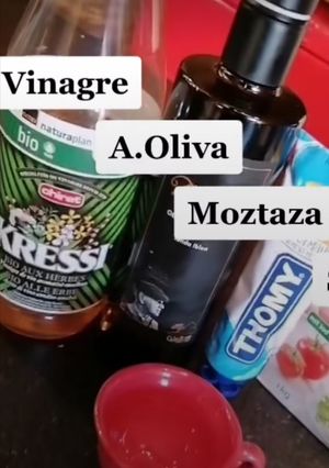 Una foto de Salsa liviana para ensalada 🥗🥗🥗