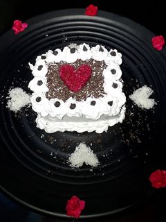 ब्रेडचा केक (breadcha cake recipe in marathi) रेसिपी चे मुख्य फोटो