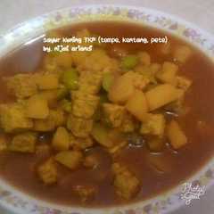 Sayur kuning TKP (tempe, kentang, pete) রেসিপির প্রধান ছবি