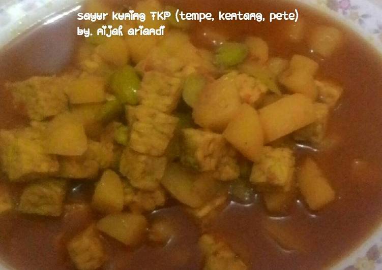 Sayur kuning TKP (tempe, kentang, pete)