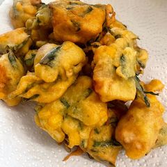 A picture of Prawn fritters.