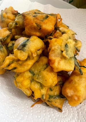 A picture of Prawn fritters.