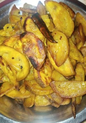 कच्चे केले का भुजिया (kacche kele ka bhujiya recipe in Hindi) रेसिपी मुख्य फोटो