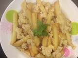 بطاطس مقليه بصوص الجبنه الرومي