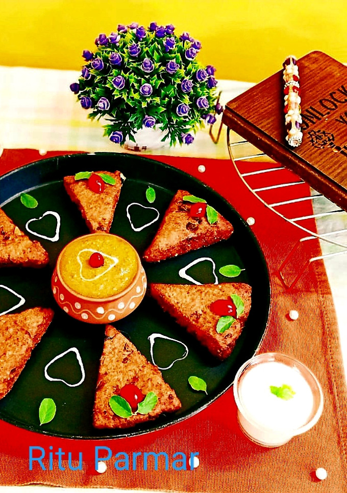 आलू-फूलमखाना कटलेट (aloo phool makhana cutlet recipe in Hindi) रेसिपी मुख्य फोटो
