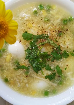 Hình của món Súp sò điệp trứng cút.