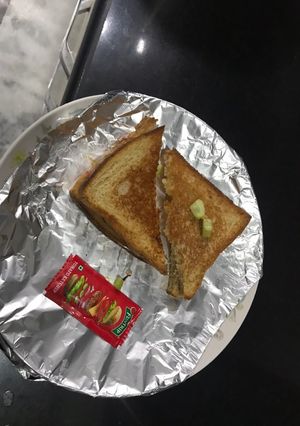 A picture of Cheese sandwich.
