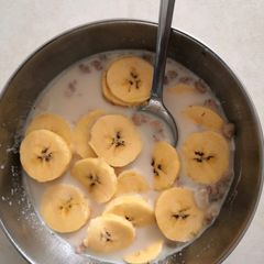 A picture of Samba Aval,Nenthran Banana and Chilled Milk.