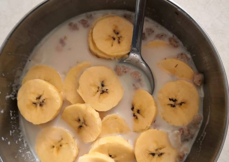 Recipe: Appetizing Samba Aval,Nenthran Banana and Chilled Milk