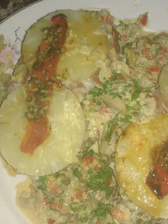 Una foto de Pechugas rellenas con salsa multicolor