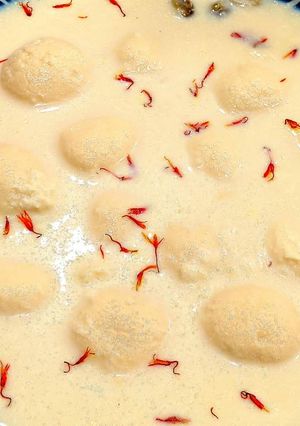 রসগোল্লার পায়েস(rasgullar payesh recipe in Bengali) রেসিপির প্রধান ছবি
