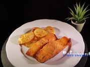 Una foto de salmón marinado