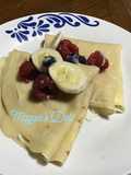 Crepes con crema de limón y frutos