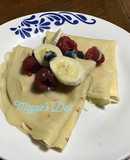 Crepes con crema de limón y frutos