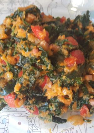Una foto de Puré de boniato (batata) con kale