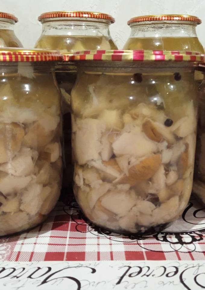 Мариновані білі грибочки