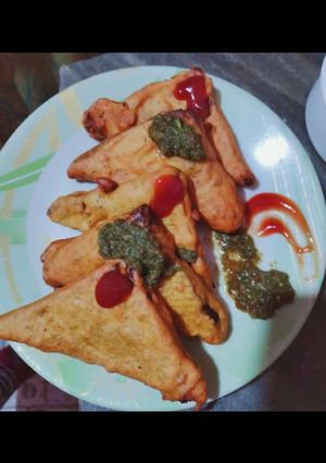 A picture of Masala Bread Pakora.