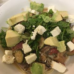 A picture of Pasta with bacon and feta.