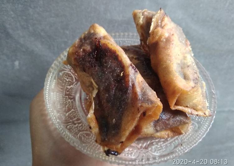 Pisang coklat alias piscok