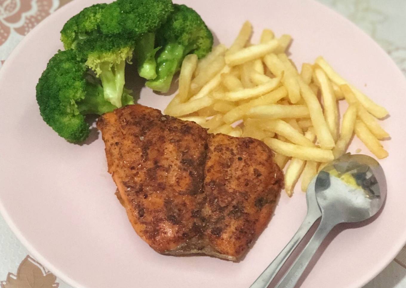 Simple Blackpepper Salmon Steak