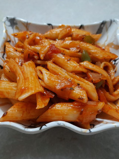 ઇન્ડિયન સ્ટાઈલ પાસ્તા(Indian Style Pasta Recipe In Gujarati) રેસીપી મુખ્ય ફોટો