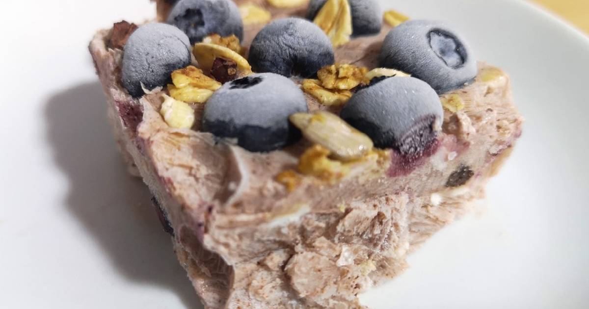 Snack helado de yogurt griego, arándanos y granola Receta de Romy