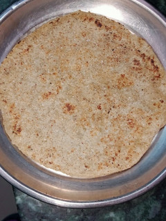 कुट्टू का पराठा (kuttu ka paratha recipe in Hindi) रेसिपी मुख्य फोटो