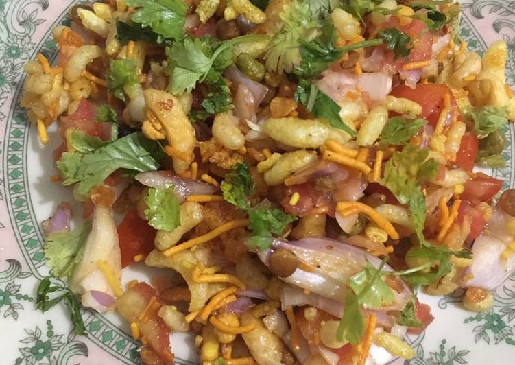 Step-by-Step Guide to Prepare Any-night-of-the-week Kurkuri Bhel