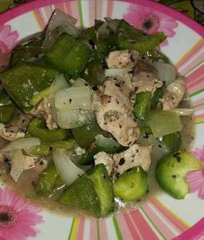 thịt heo xào ớt chuông xanh