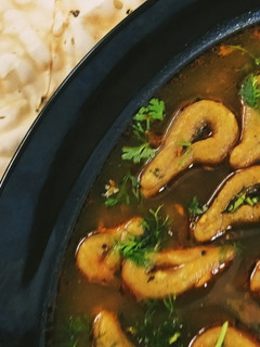 मराठवाडा स्पेशल उकड शेंगोळे (ukad shengole recipe in marathi) रेसिपी चे मुख्य फोटो
