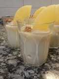 Vasitos de Coco con Yogurt de Ananá