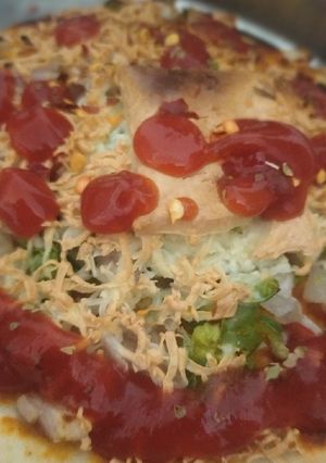 A picture of ચીઝ બ્રસ્ટ પીઝા (cheese burst pizza recipe In Gujarati).