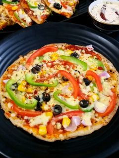 डोसा पिज़्ज़ा (dosa pizza recipe in Hindi) रेसिपी मुख्य फोटो