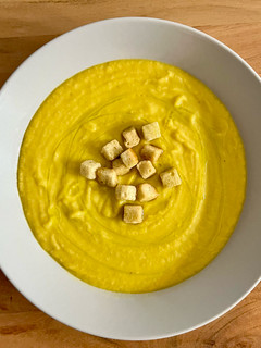 Una foto de Crema de garbanzos y verduras asadas