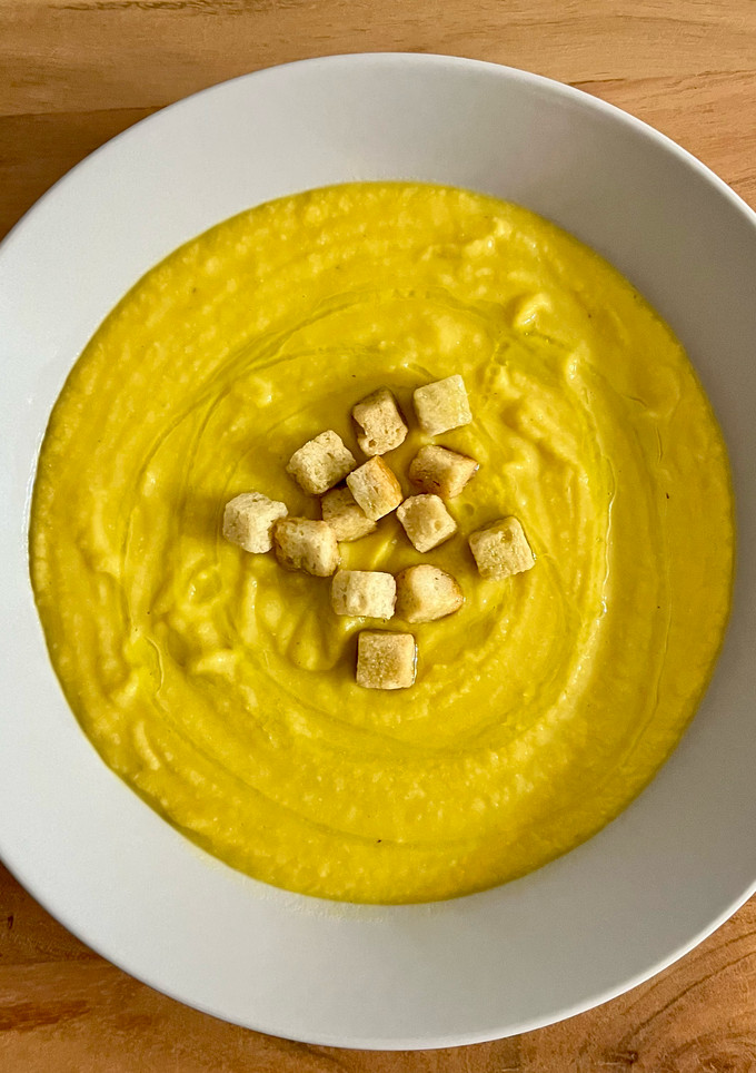 Una foto de Crema de garbanzos y verduras asadas