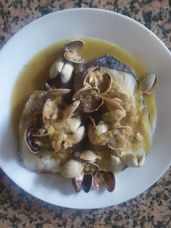 Una foto de Merluza en salsa verde en Mambo