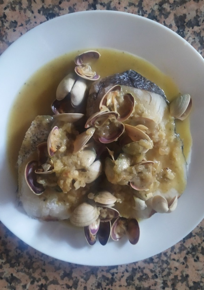 Una foto de Merluza en salsa verde en Mambo