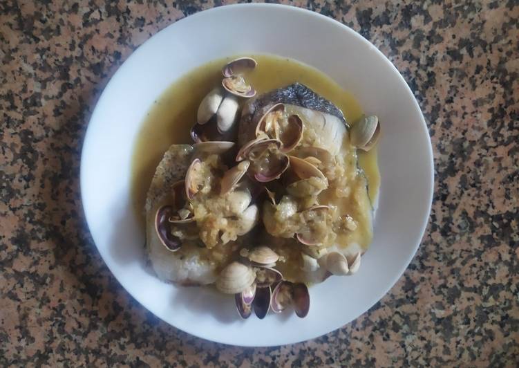 Merluza en salsa verde en Mambo