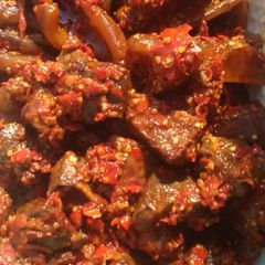 A picture of Peppered meat.