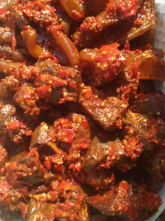 A picture of Peppered meat.