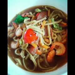 A picture of Mie wortel.