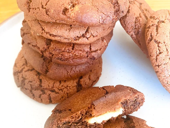 Easy Way Prepare Double chocolate chip cookies the So Delicious Can spoil the tongue