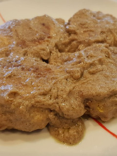 Una foto de Filetes rusos en salsa de champiñones y setas