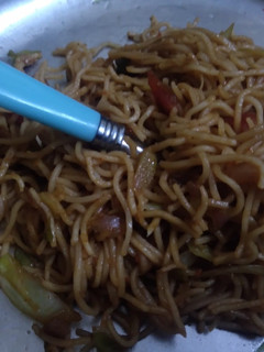 चाउमीन (chowmein recipe in Hindi) रेसिपी मुख्य फोटो