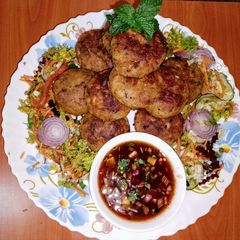 Spicy cauliflower stuffed potato tikkis 🧅🌶️🥔 A picture of Spicy cauliflower stuffed potato tikkis 🧅🌶️🥔.